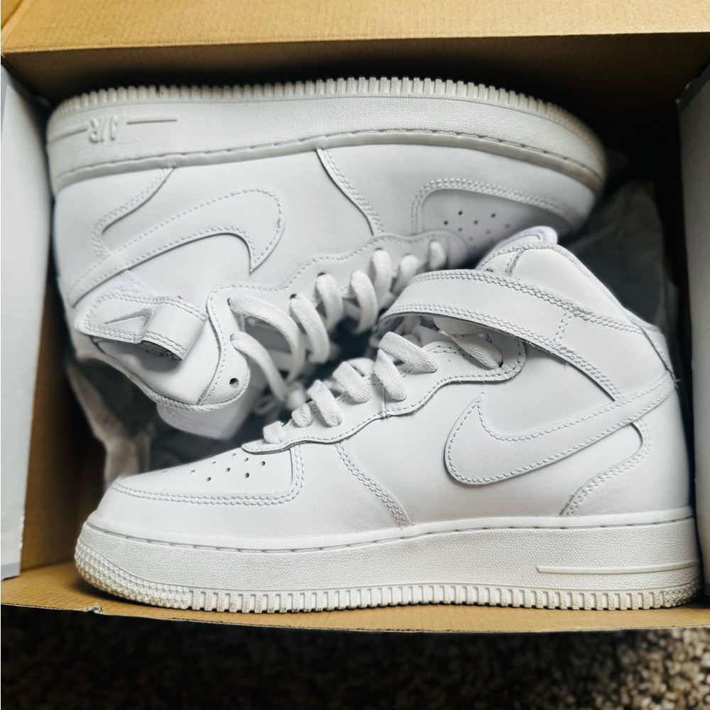 Nike White Women's Sneakers